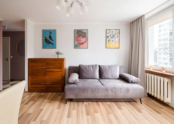 Metro Wierzbno Homely By Bookinghost Apartament