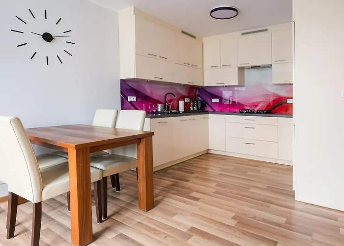 Metro Wierzbno Homely By Bookinghost Apartament